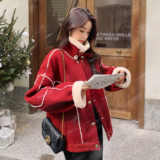 红色羊羔毛拼接短款外套女2023年新款炸街小个子加绒加厚棉衣棉袄，女装皮草，安雅