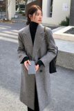 灰色人字纹毛呢西装外套女秋冬中长款气质高级感英伦正肩呢子大衣，女装毛呢外套，安雅