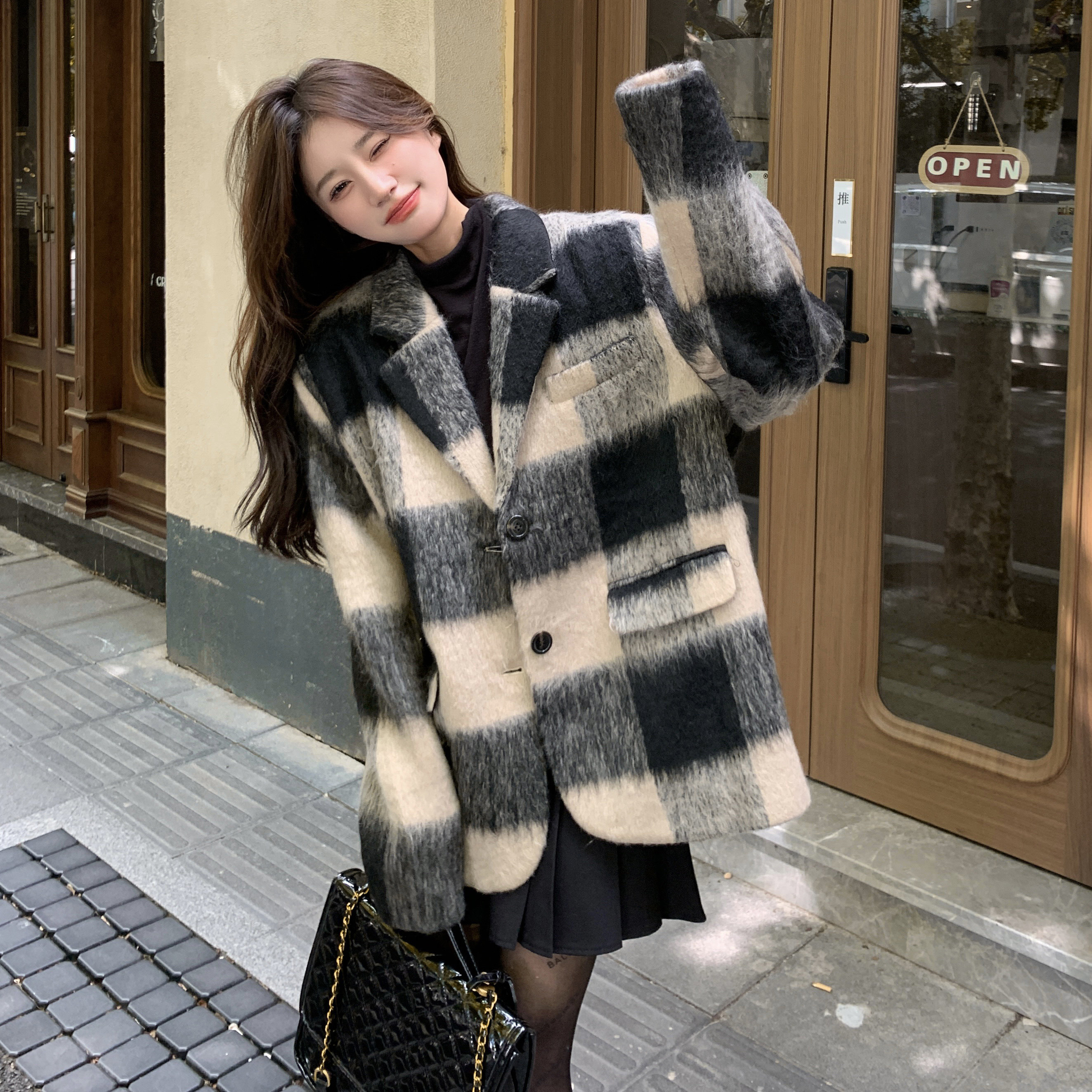 黑色格子高级毛呢外套女2023秋冬新款韩版今年流行西装式呢子大衣,女装毛呢外套,安雅