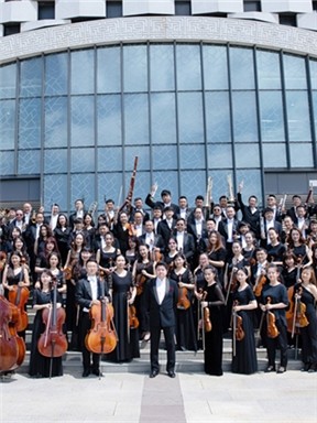 第九届中国交响乐之春：“彩云之声”黄屹与昆明聂耳交响乐团音乐会