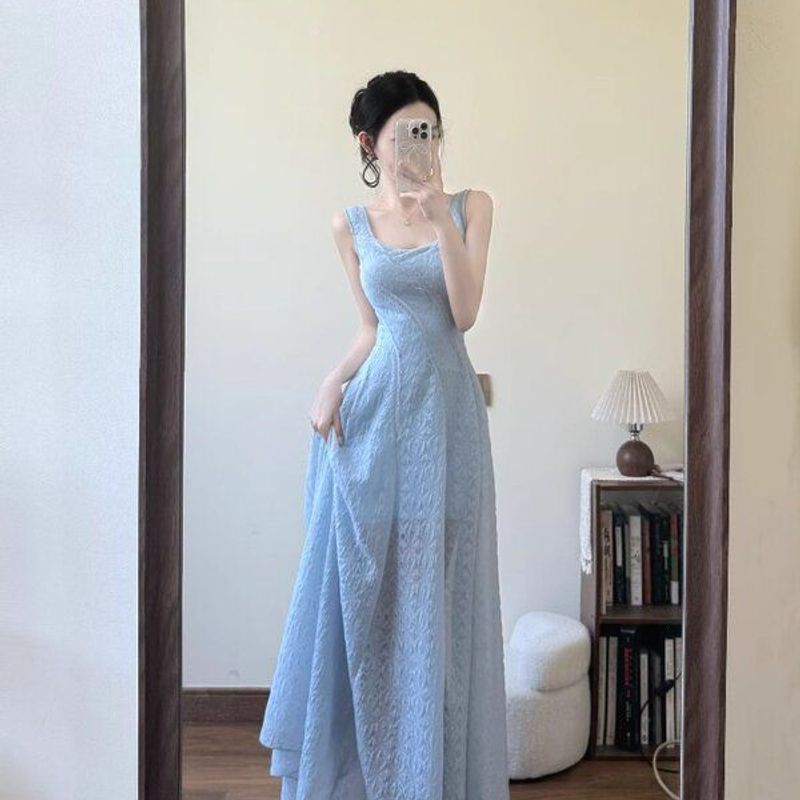 蓝色蕾丝背心吊带连衣裙女夏季法式气质海边度假风设计感收腰长裙