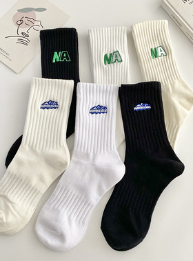 英文刺绣中筒袜子女街头运动潮牌长袜子情侣ins潮秋冬季高腰外穿