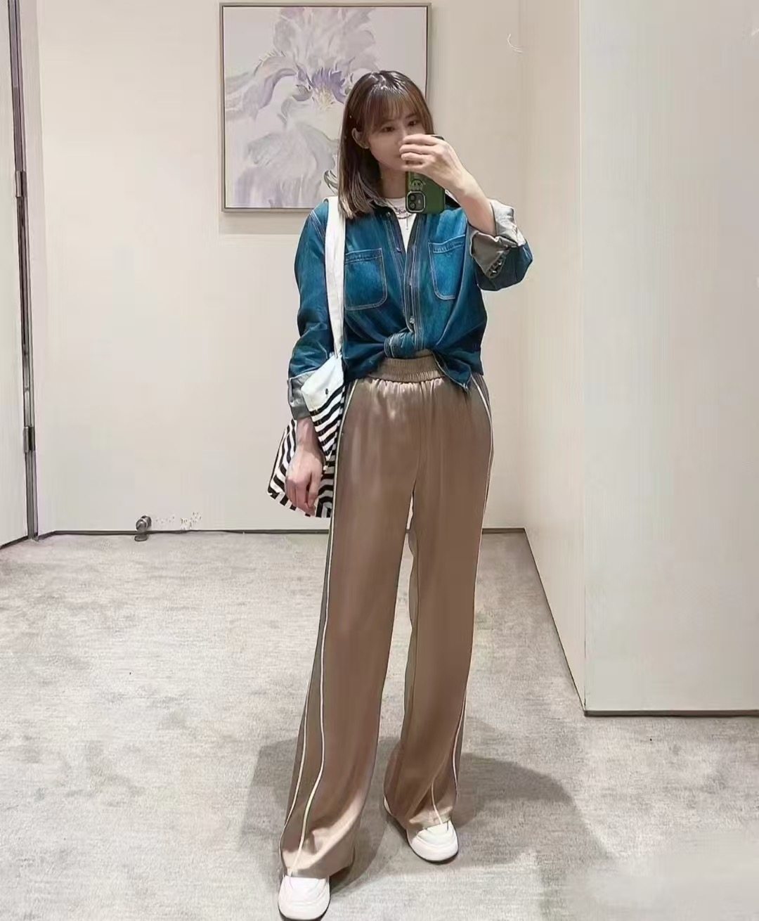 秋冬款卡其色时尚撞色松紧腰直筒休闲裤 EGIAQ6456A-1999