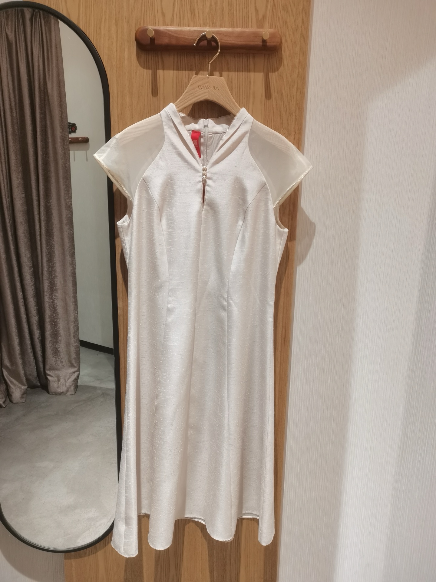 春夏款高级系列米色中式立领修身优雅连衣裙 EPJPA4636A-6999