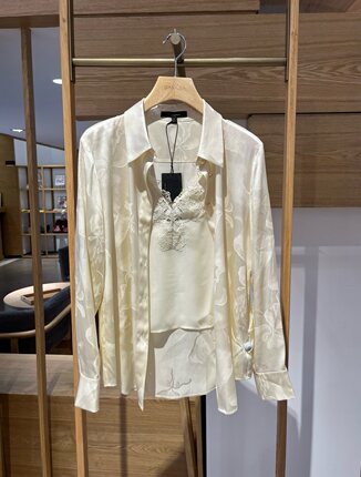 大雅家春夏款优雅缎面暗纹提花修身衬衫 HFKPS2120A-3699