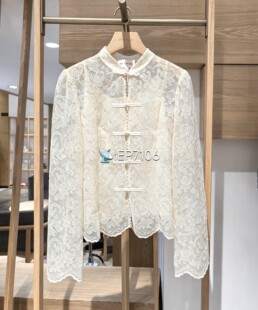米色国风立领优雅绣花蕾丝盘扣收腰外套 EGKAQ1239A-2399