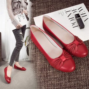 2021春季新款平底妈妈鞋真皮浅口孕妇小白鞋平跟软底豆豆鞋工作鞋