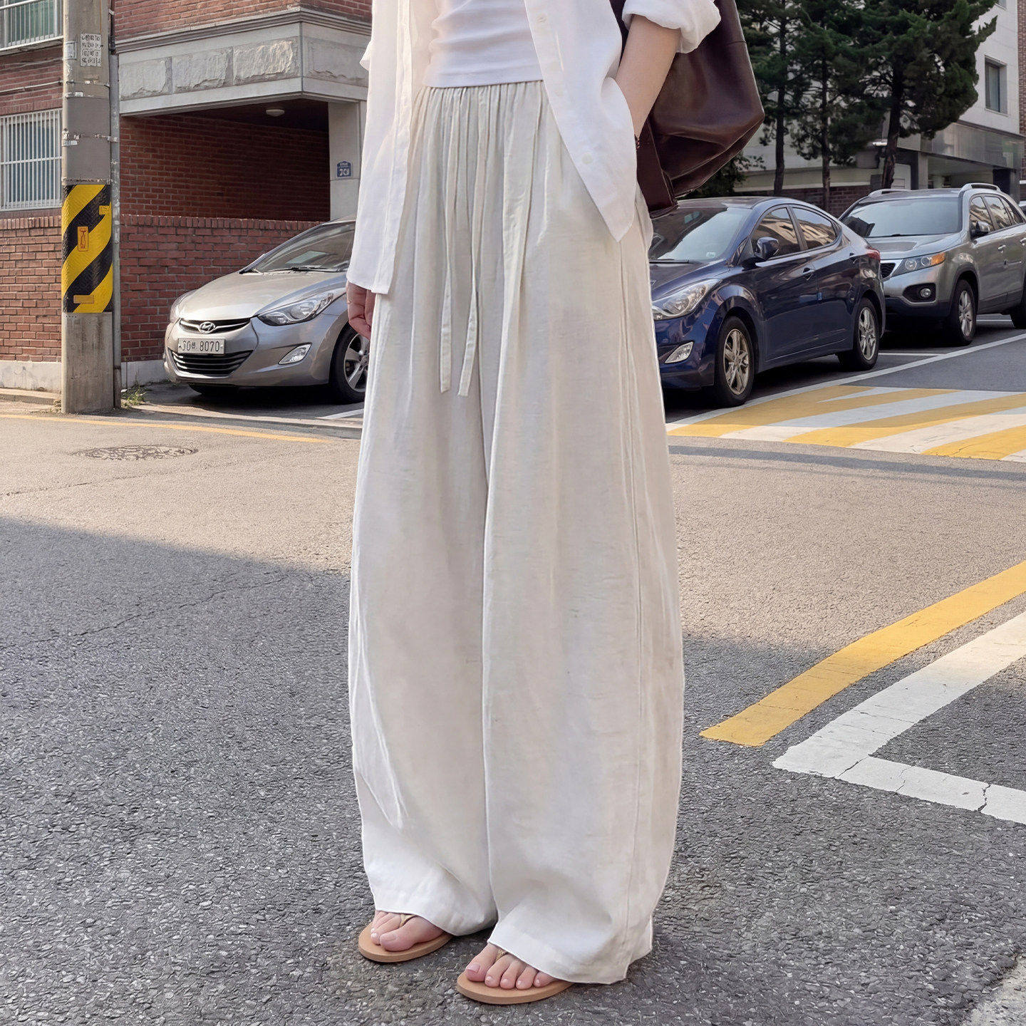 白色亚麻裤子女款夏2026新款舒适松弛感宽松慵懒休闲老钱风阔腿裤