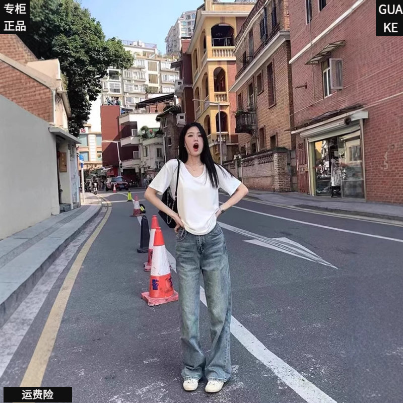 基础款白V领正肩短袖T恤