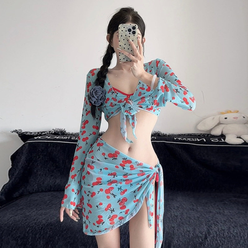 批发三亚泰国度假比基尼新款樱桃四件套长袖罩衫泳衣女温泉BIKINI