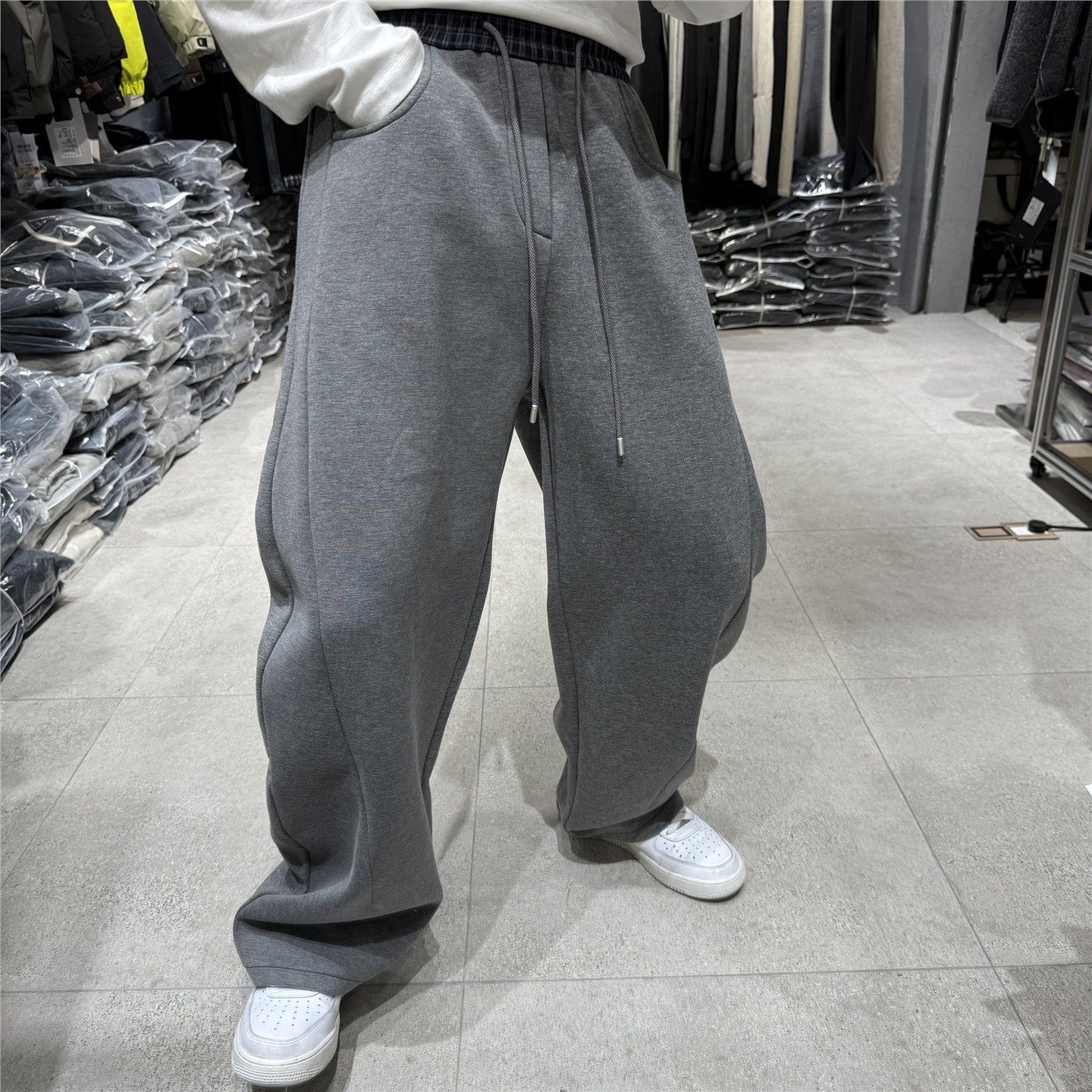 冬季加绒宽松直筒立体拼接深灰色高级感卫裤美式垂感阔腿运动裤潮,男装,休闲裤,淘宝优惠券,粉丝福利购,淘宝优惠卷