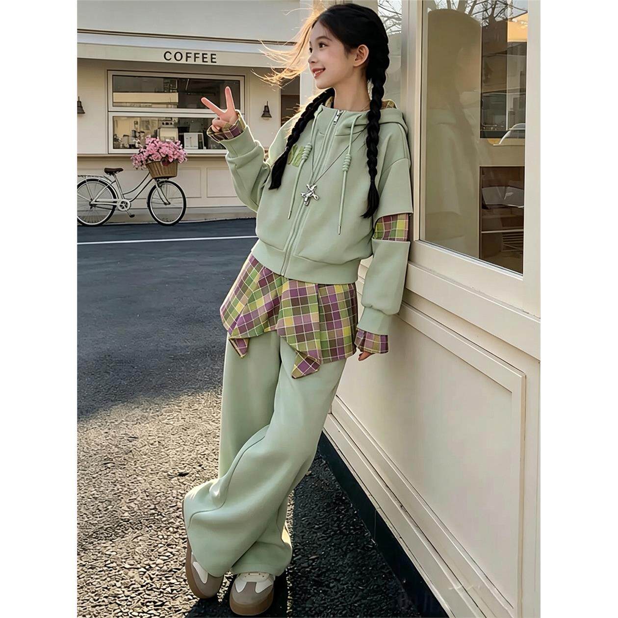 女童韩版运动套装2026款中大儿童设计感卫衣开衫外套屁帘裤两件套