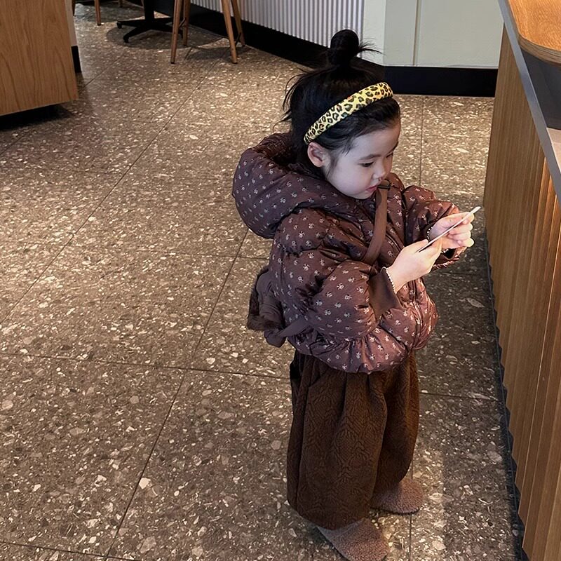 女童韩系碎花羽绒棉服外套冬季2025新款儿童宝宝复古咖色棉袄套装