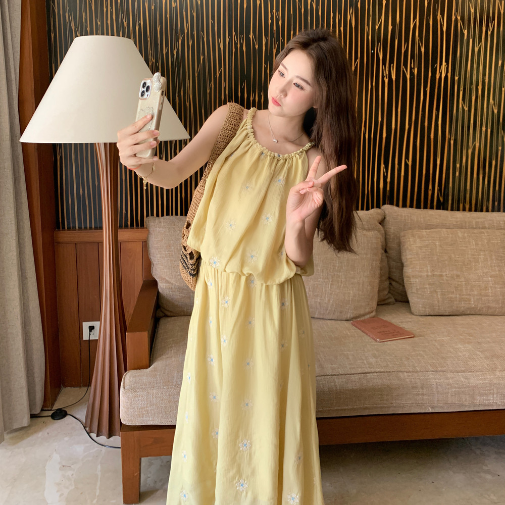 法式黄色碎花挂脖吊带半身裙套装女夏季新款多巴胺穿搭甜美两件套,女装套装/套裙,金十上