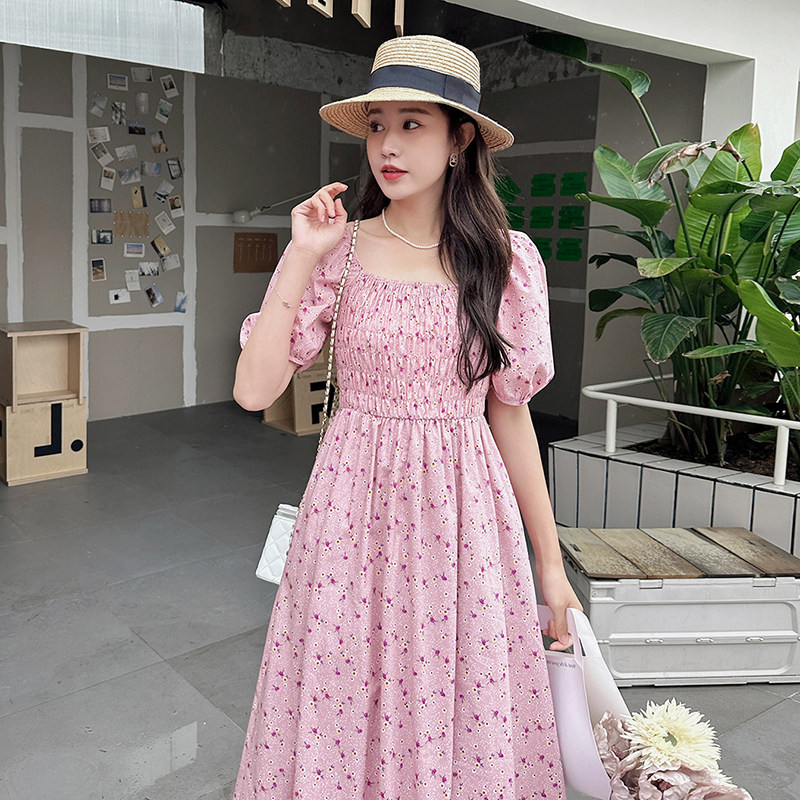粉色碎花连衣裙女新款夏季一字肩俏皮减龄少女感泡泡袖收腰初恋裙，女装连衣裙，金十上
