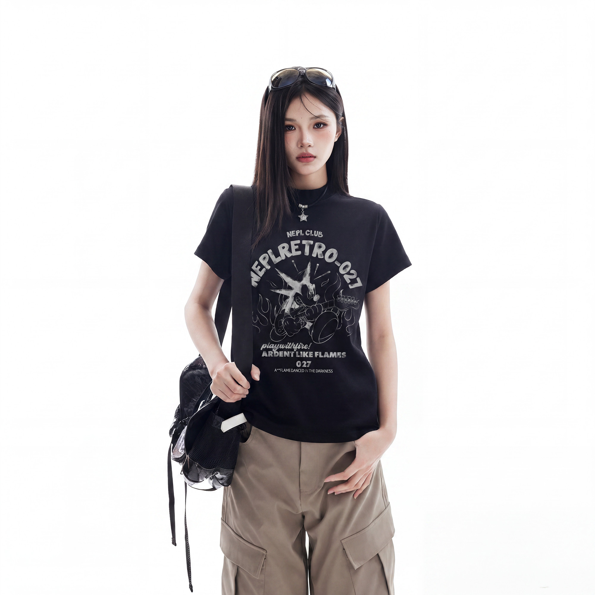 美式卡通印花黑色短袖t恤女2026新款夏季休闲宽松半高领正肩上衣图片