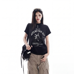 美式卡通印花黑色短袖t恤女2026新款夏季休闲宽松半高领正肩上衣