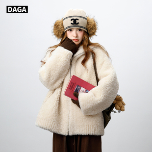 白色毛茸茸冬装 DAGA韩版 超好看厚羊羔毛外套女颗粒绒皮毛一体短款