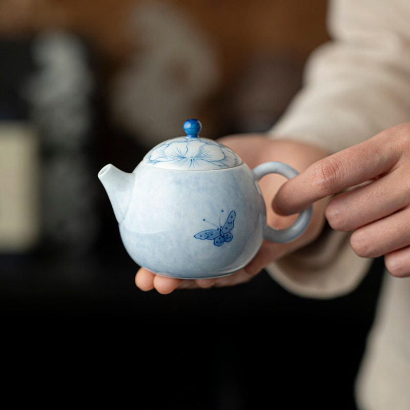 釉下手绘洒蓝蝶恋花陶瓷茶壶带球孔过滤功夫茶具家用小容量泡茶壶