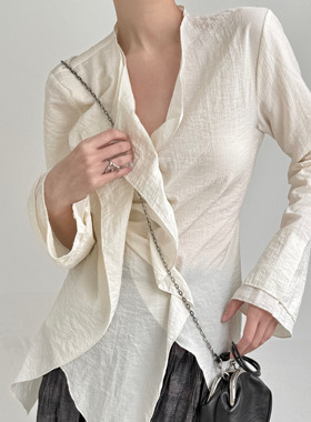 TAI胎。独特设计感 暗黑不规则荷叶V领喇叭袖收腰白衬衫显瘦春夏