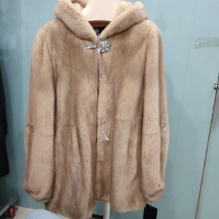 SP0477 潮流女装 米黄帽款 时尚