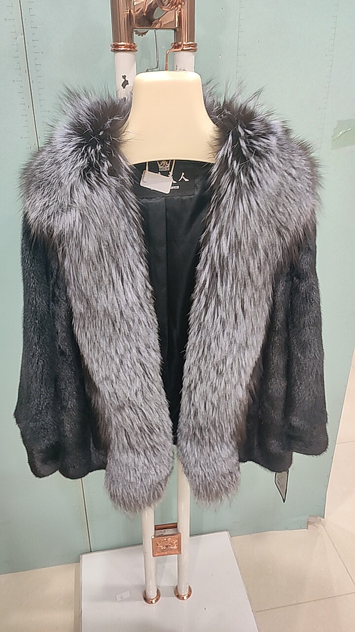 进口水貂整皮大衣女短款狐狸毛领披肩斗篷皮草外套韩版SP0859