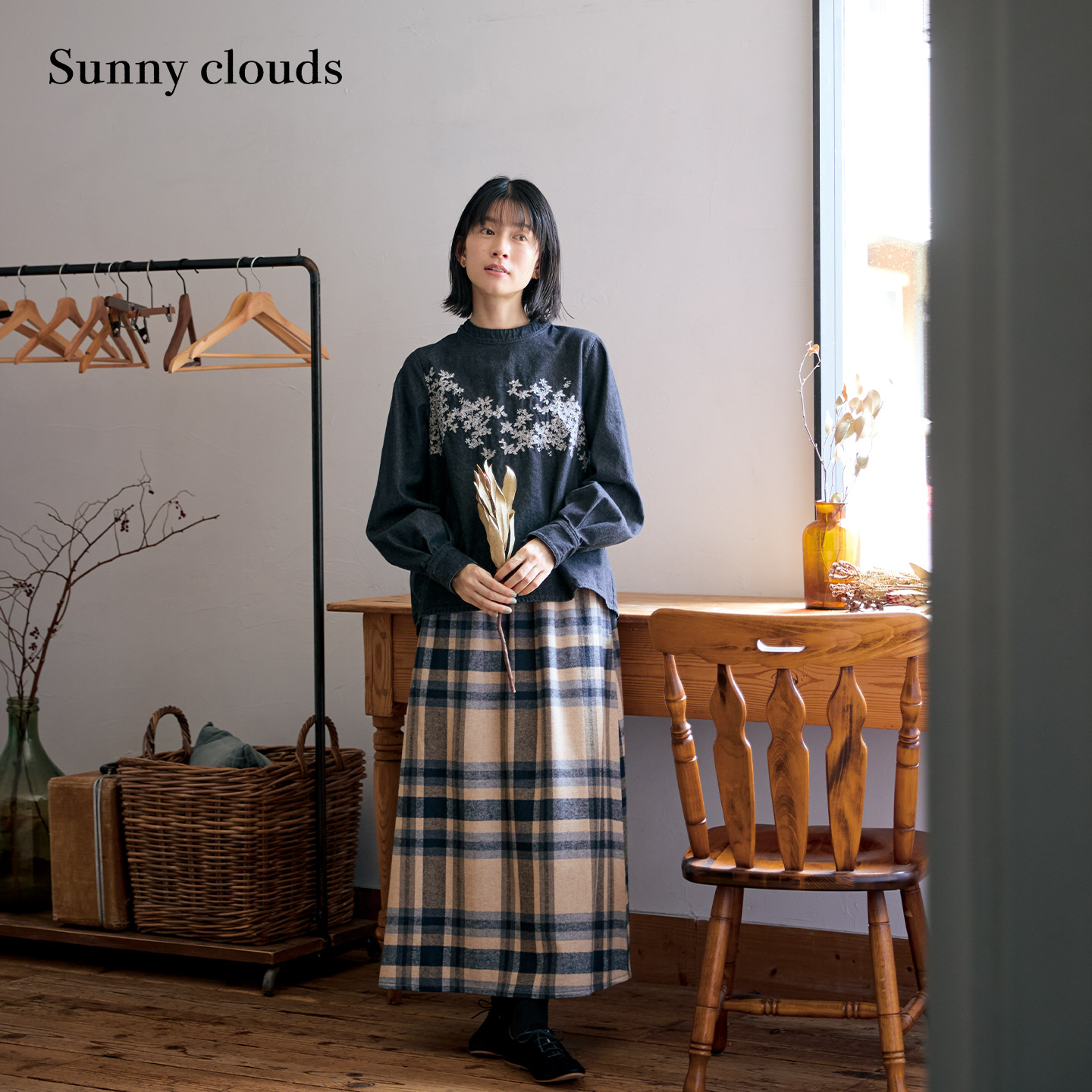 女式纯棉立领冰晶刺绣牛仔罩衫