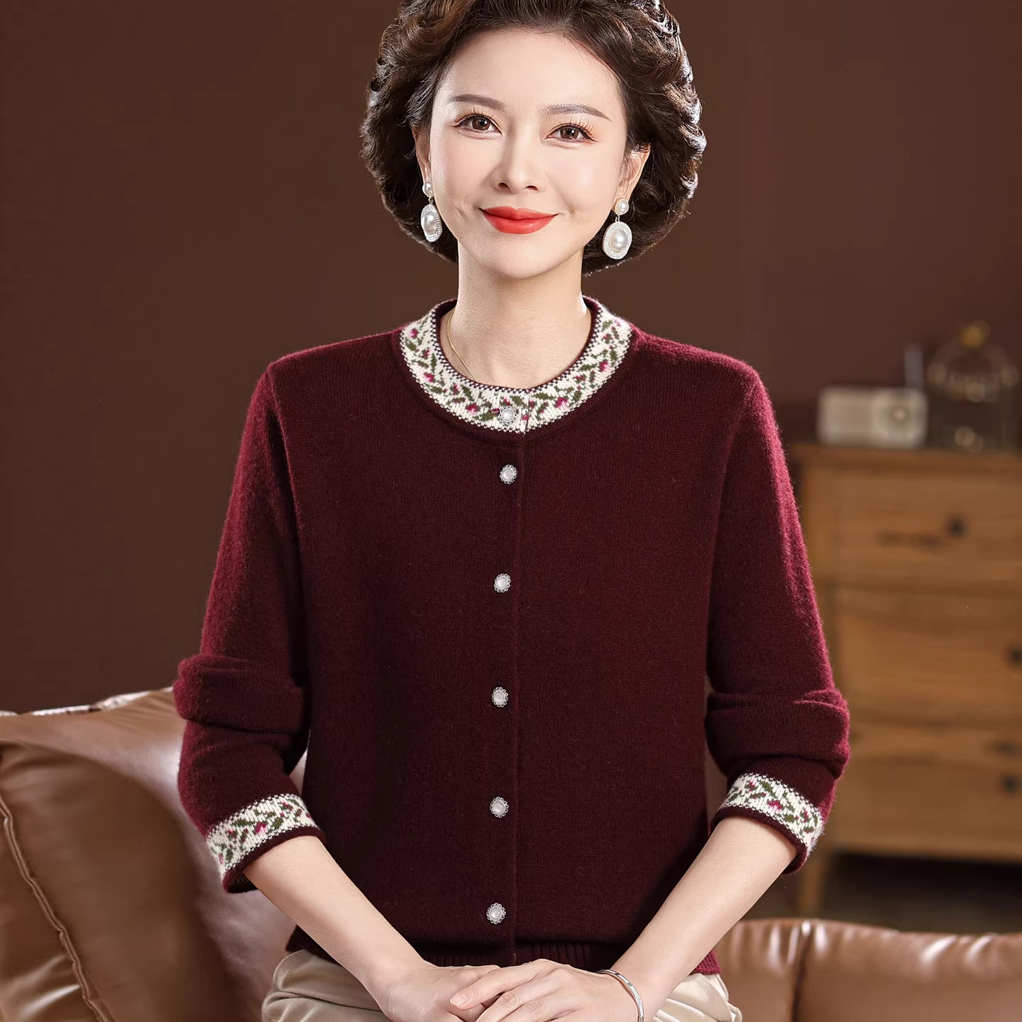 秋冬新款羊毛开衫中老年人女装加厚毛衣外套洋气妈妈百搭针织衫