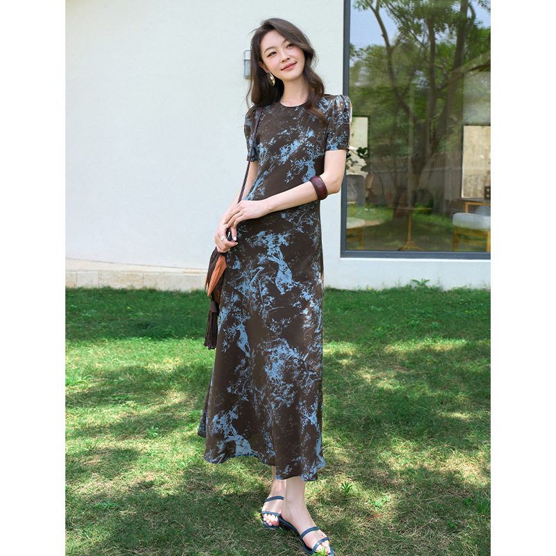 荣太新中式复古晕染真丝连衣裙女夏季圆领短袖高腰显瘦桑蚕丝长裙