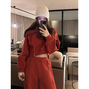 深冬装搭配一整套休闲时尚红色连帽加绒卫衣运动阔腿裤子两件套装