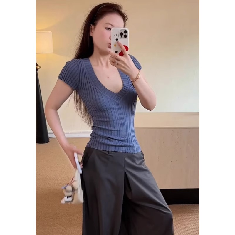 蓝色V领正肩冰丝针织短袖T恤女夏季独特漂亮掐腰修身辣妹短款上衣
