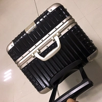 Черно -золотая алюминиевая рама