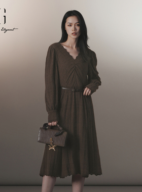 雪歌深咖色连衣裙2024冬季新款蕾丝镂空高腰中长裙女XJ404014A572