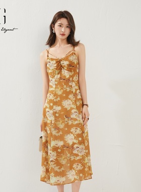 XG雪歌2024夏季新款度假风吊带高腰碎花开叉连衣裙女XK204663B806