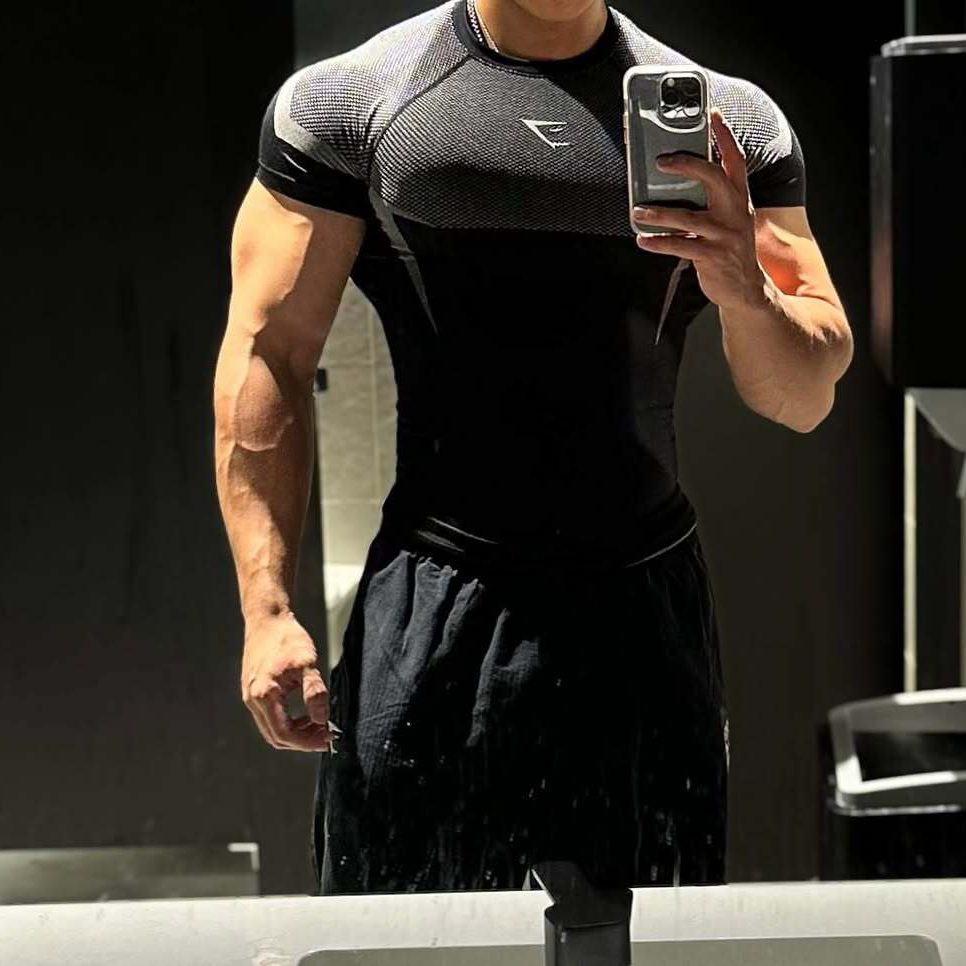美式GYMSHARK鲨鱼Onyx 5运动健身上衣速干透气弹性显身材修身短袖