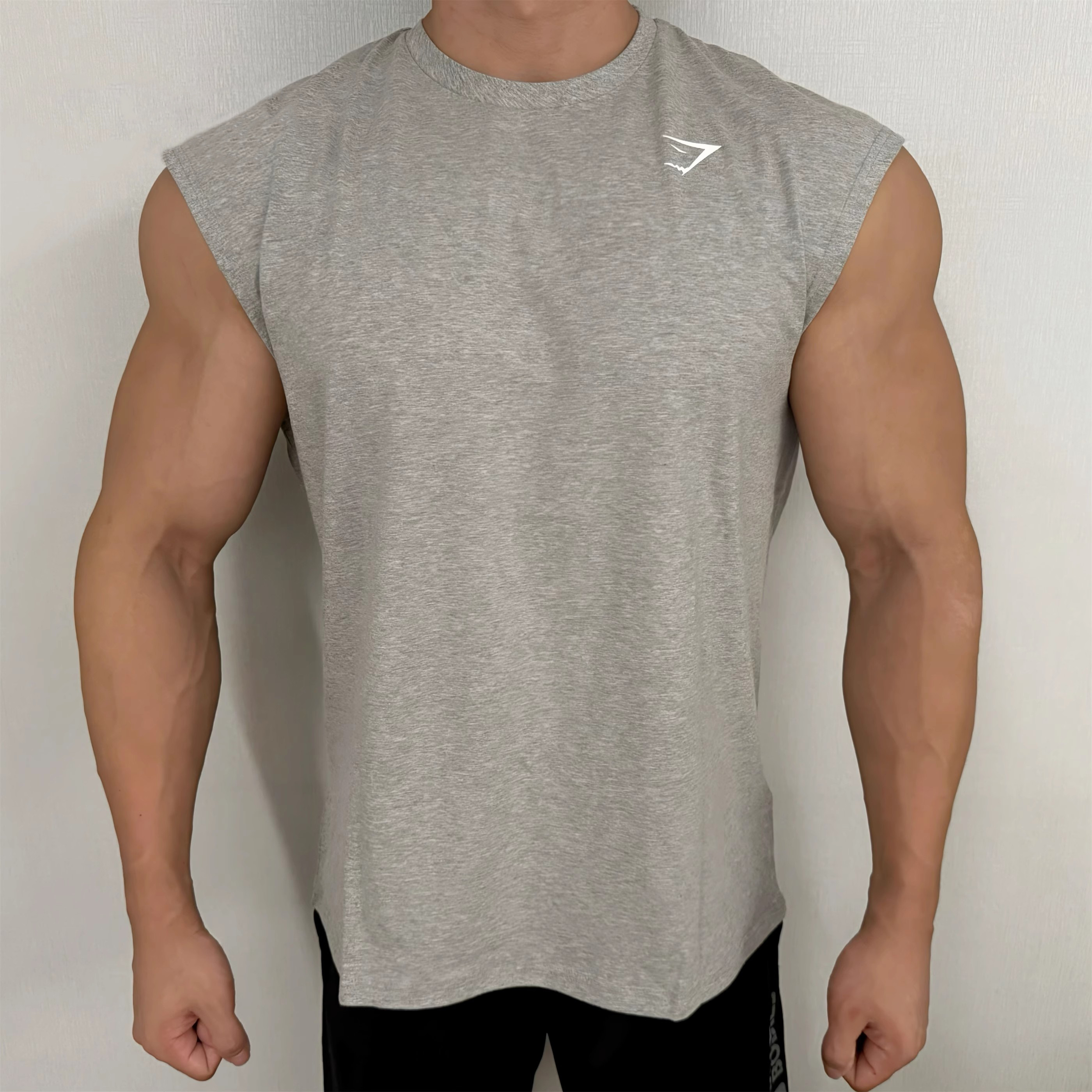 英国GYMSHARK鲨鱼健身无袖t恤男士夏季新款透气速干运动背心上衣