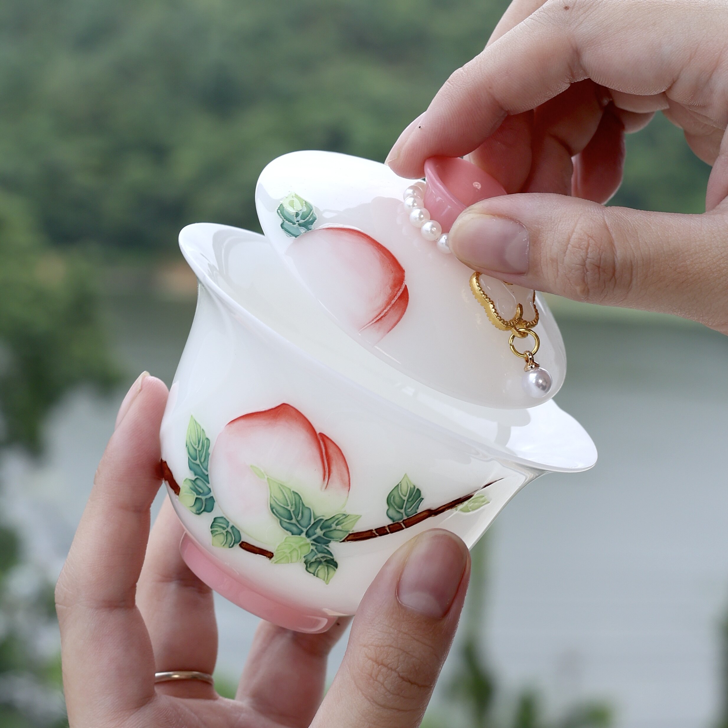 冰种璞玉手绘桃子堆料拉条三才盖碗高档新款薄胎泡茶碗功夫茶具