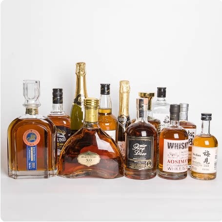 轻奢现代样板间酒瓶酒柜酒窖层板装饰高端威士忌香槟仿真假酒摆件