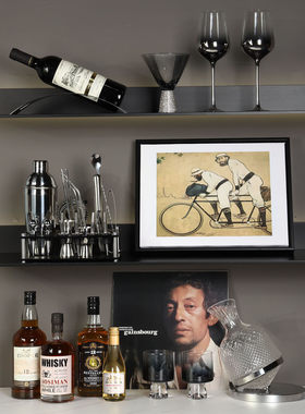 样板房商业空间酒柜酒窖层板装饰红酒洋酒威士忌香槟仿真假酒摆件