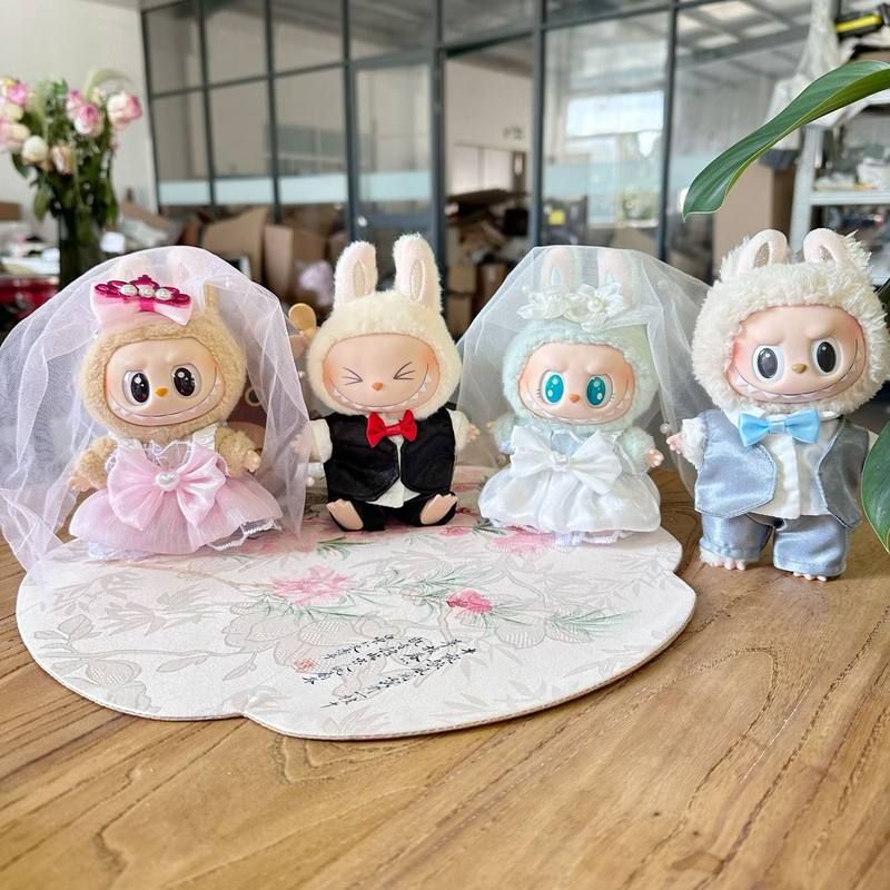 一二代盲盒LABUBU公仔衣服挂件拉布布着替婚纱西装结婚服情侣套装