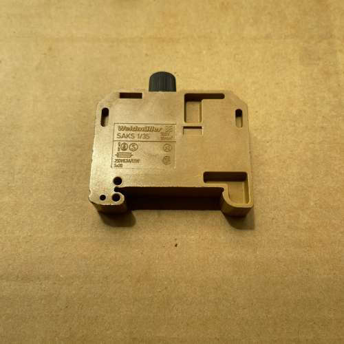 SAKS 1/35