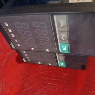 PXR5TCY1 8V000 温控器