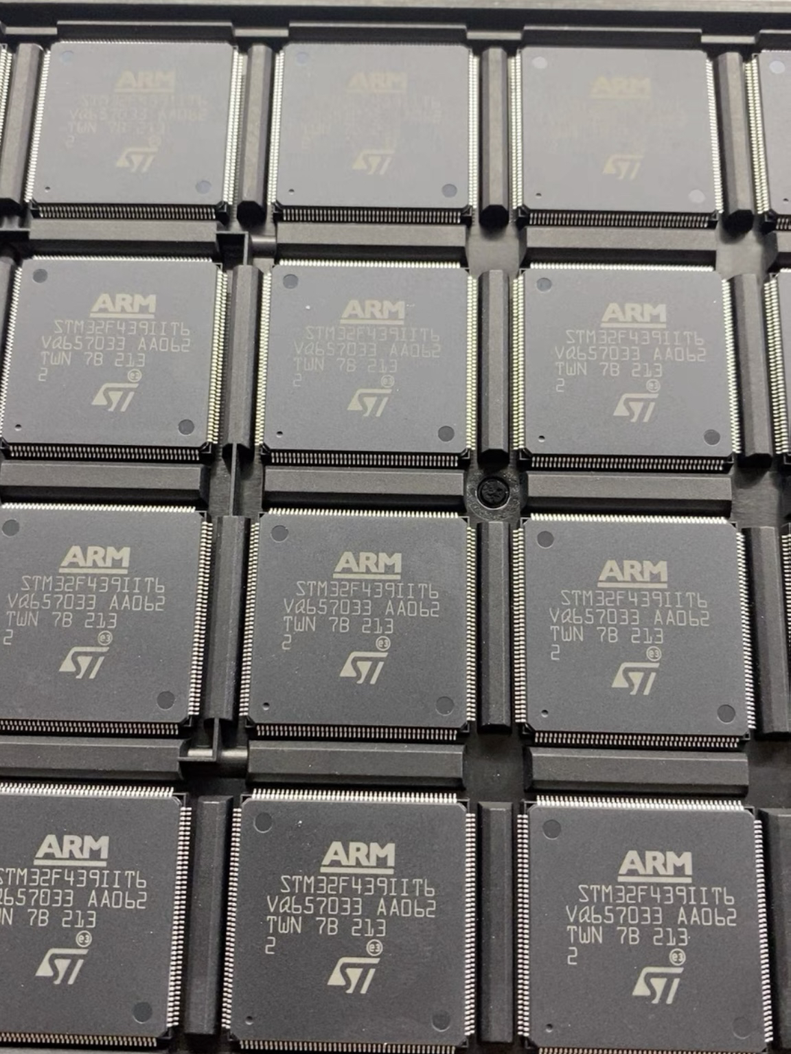 STM32F439IIT6 IGT6 VIT6 ZIT6 NIH6 BIT6 全新意法单片机 特价