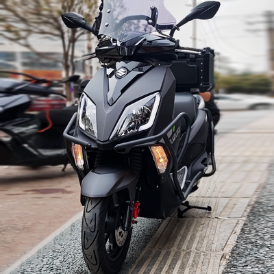 铃木UY125cc踏板摩托车省油代步