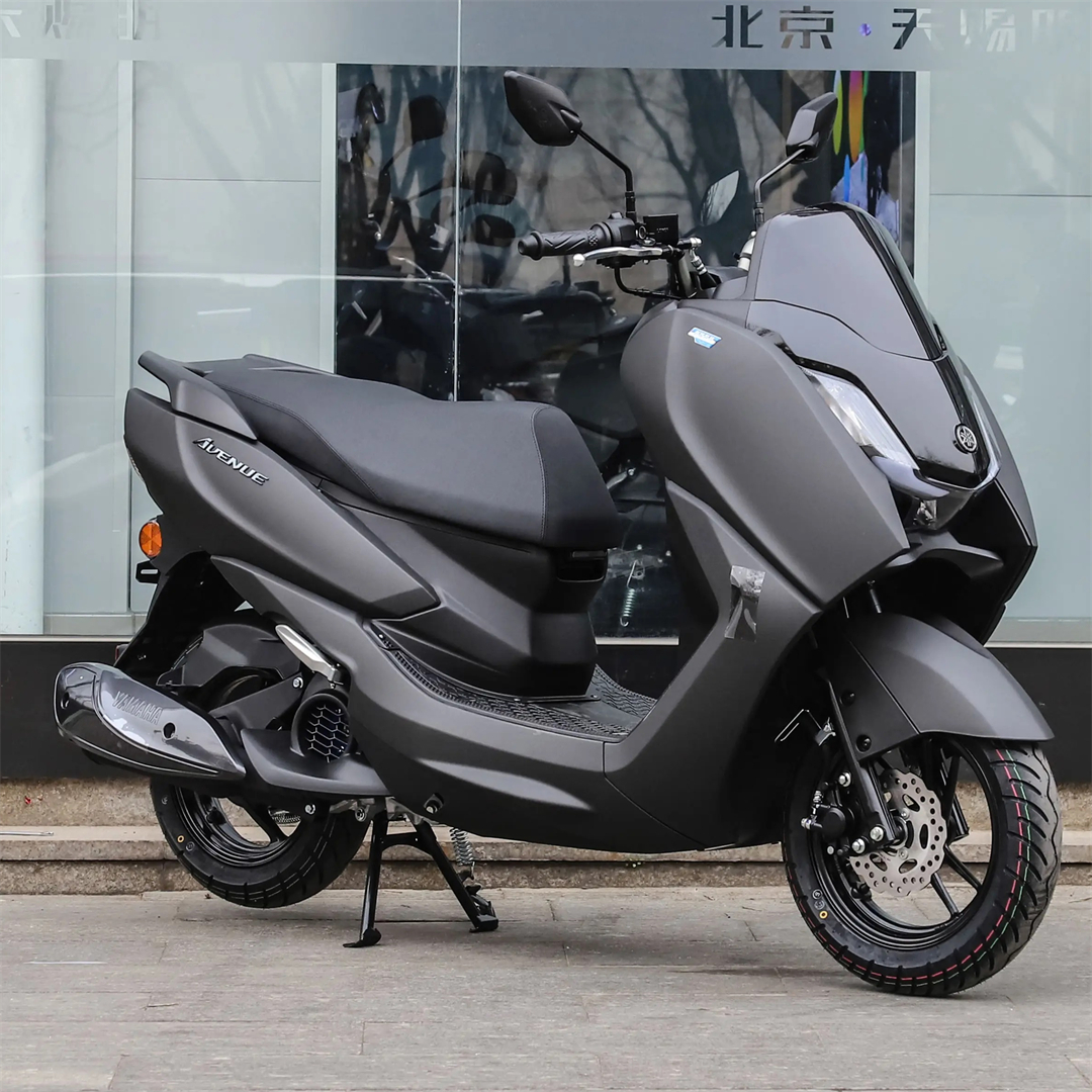 雅马哈兴鹰125CC踏板车摩托车