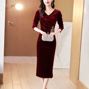 高端轻奢金丝绒连衣裙女2025春秋新款高档V领喜婆婆婚宴装礼服裙