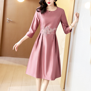 粉色晚宴会礼服连衣裙女2025春夏新款高端绣花气质收腰显瘦a字裙