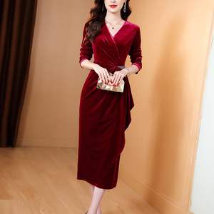 丝绒连衣裙女长袖2025秋冬新款喜庆婆婆妈妈敬酒服改良旗袍长款裙