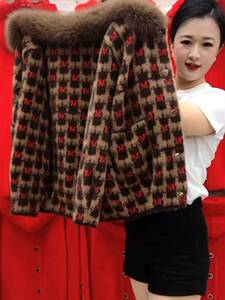 小个子年轻妈妈秋冬洋气时尚毛领水貂绒外套40岁50中年女加厚开衫