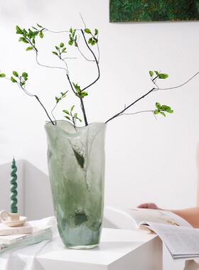 现代轻奢绿意森然琉璃花瓶设计师